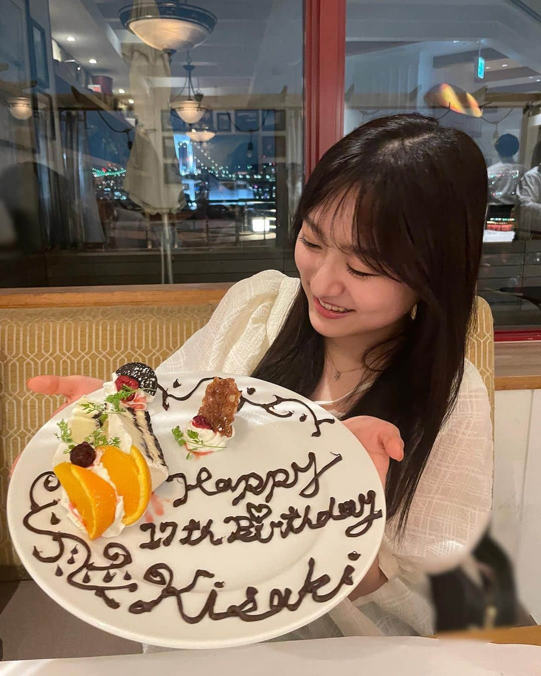 寺島季咲さんのインスタグラム写真 - (寺島季咲Instagram)「17歳になりました。  誕生日は家族と👥♡ 夜も雨予報だったけど、無事晴れて良かった~~！  17歳も楽しい1年になりますように。沢山挑戦できたらなと思います☺︎  17歳もよろしくお願いします！  #17歳  #9月」9月21日 19時00分 - kisaki_920