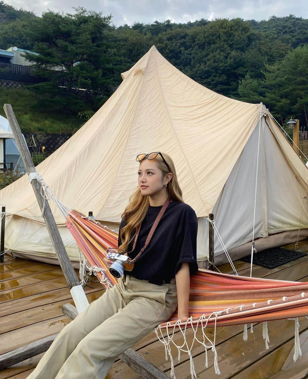 樽井みかのインスタグラム：「𝑮𝒍𝒂𝒎𝒑𝒊𝒏𝒈. 🏕️  初グランピング行ってきた🏔️ キャンプハマりそう😗 ・ ・ ・ ・ ・ #グランピング #グランピングキャンプ #GRAX #grax京都るり渓」