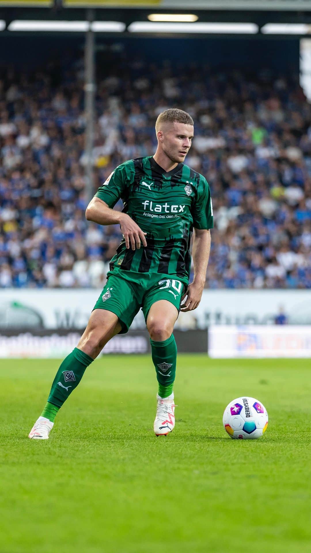 ニコ・エルヴェディのインスタグラム：「𝗡𝗘𝟯𝟬 🍄  #dieFohlen」