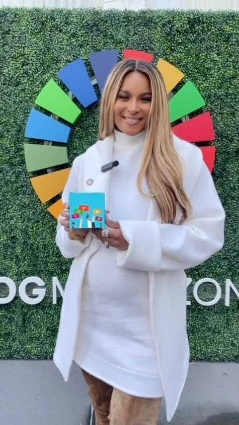 シアラのインスタグラム：「Education is not a luxury - it is a human right.  As the @UnitedNations General Assembly session is taking place in New York, I’ve come to UN Headquarters to encourage everyone to #ActNow for inclusive, quality education for all to create a just society.」