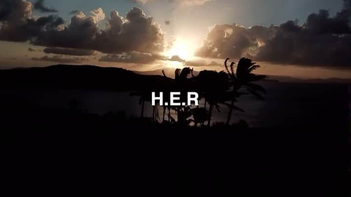 のインスタグラム：「SPACE BY @HERMUSICOFFICIAL 🔥🔥🔥🔥🔥  THE LOVE ALBUM : OFF THE GRID, THE #1 R&B ALBUM IN THE COUNTRY!   STREAMING NOW ON ALL MUSIC PLATFORMS!」