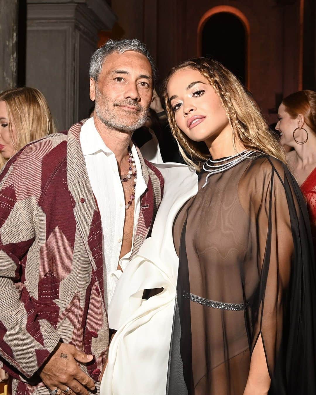GQさんのインスタグラム写真 - (GQInstagram)「Taika Waititi does not wait until fall to really start dressin'. We're still days away from the official start of autumn, but the acclaimed filmmaker has already had an especially Big Fit-filled September. He even walked his first NYFW runway for the always-luxurious Hermès. Read more on his sartorial hot streak at the link in bio.」9月22日 5時55分 - gq