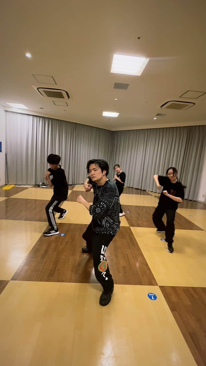 細川優のインスタグラム：「MELTDOWN / @travisscott   choreo by @yuhosokawa   #meltdown #travisscott  #avexdancemaster  #dance  #hiphop #randb #lesson #ダンス #ヒップホップ #ダンスレッスン #choreograph #avexdancemaster #吉本興業 #振付 #yu #yuhosokawa #細川優」