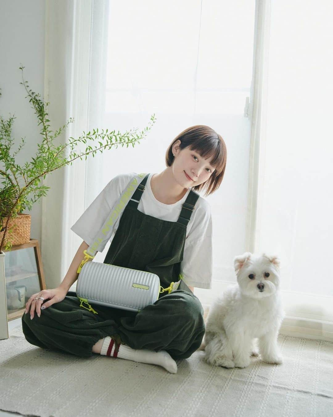 村濱遥のインスタグラム：「🧳🐶 @americantouristerjp   📖✏️ @eyescream_mag   📷👧🏻 @eri_krmc」