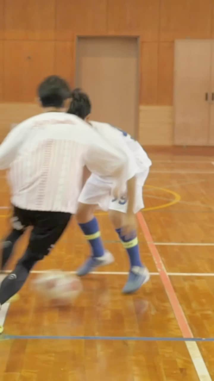 岡部将和のインスタグラム：「Football Skills #football #soccer #skills #dribble」