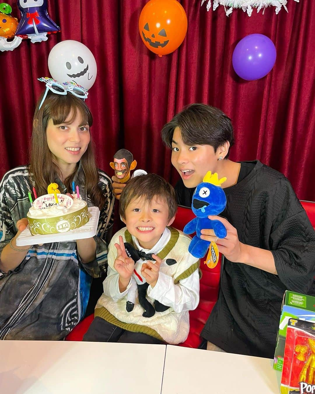 いおりくんTVさんのインスタグラム写真 - (いおりくんTVInstagram)「本日は紫音6歳のお誕生日を家族でお祝いしました🎂✨ たくさんのお祝いメッセージありがとうございます🙇‍♂️✨  #いおりくんtv #しぃしぃtv #お誕生日 #お誕生日おめでとう #6歳 #6歳誕生日」9月21日 21時15分 - iorikuntv