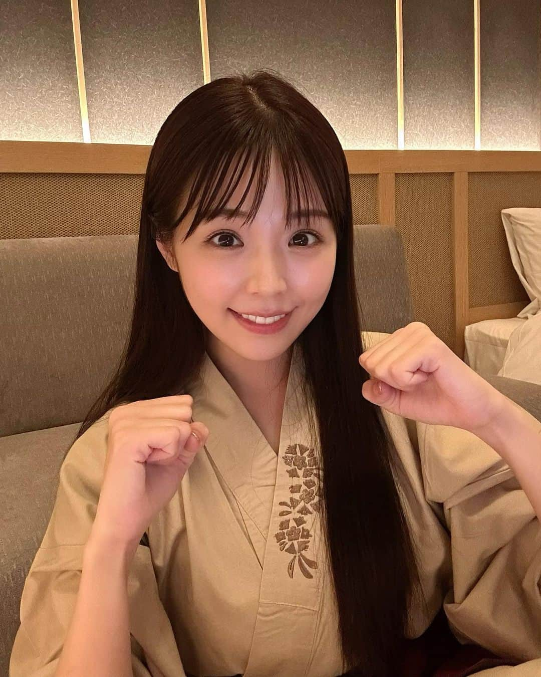 川村那月のインスタグラム：「9/24(日)に開催のRIZIN.44 まであと3日となりました！  今回もRIZIN LIVE PR大使を務めさせて頂きますよろしくお願い致します✨  本日のRIZIN LIVE PRインスタライブもありがとうございました☺️🙏  当日の大会前もインスタライブを開催致します♪皆さんと一緒に勝敗予想など楽しんでいけたらと思います💞  お得な前売り券は前日まで！ RIZIN LIVE HPより是非チェックしてみて下さいね✨ ppv.rizin-live.com  川村が何故か温泉宿からお送りしました💁‍♂️♨️笑  #RIZIN #RIZIN44 #RIZINLIVE #PPV #お家観戦 #PR #川村那月」