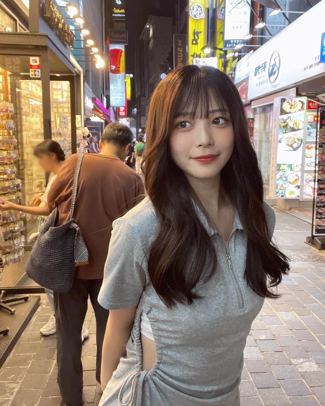のインスタグラム：「.  韓国2泊3日楽しかった🇰🇷♡ これは一日目の写真だよ〜〜！ お家着いたから今日からたくさん投稿する😗  #韓国」