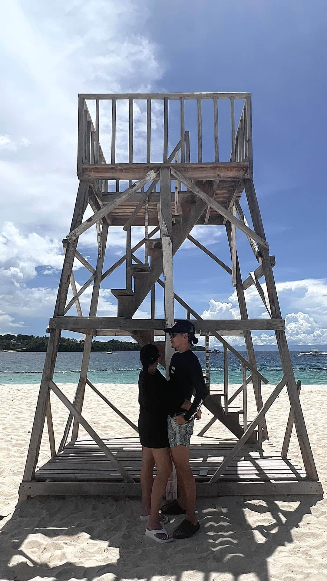 aki_ingkのインスタグラム：「Philippine CEBU 📍camotes island  #セブ旅行#夫婦旅#フィリピン#カモテス島#フィリピン料理#旅行コーデ#カジュアルコーデ#海外ガール#海外コーデ#古着コーデ#スニーカーコーデ#スニーカー女子#ストリートコーデ#ヘアアレンジ#黒髪#スーパーロングヘア#海外メイク#海外ヘア#外国人風#ハーフ#スナップショット  #philippine#cebu#camotesisland#ilandhopping#cebuphilippines」