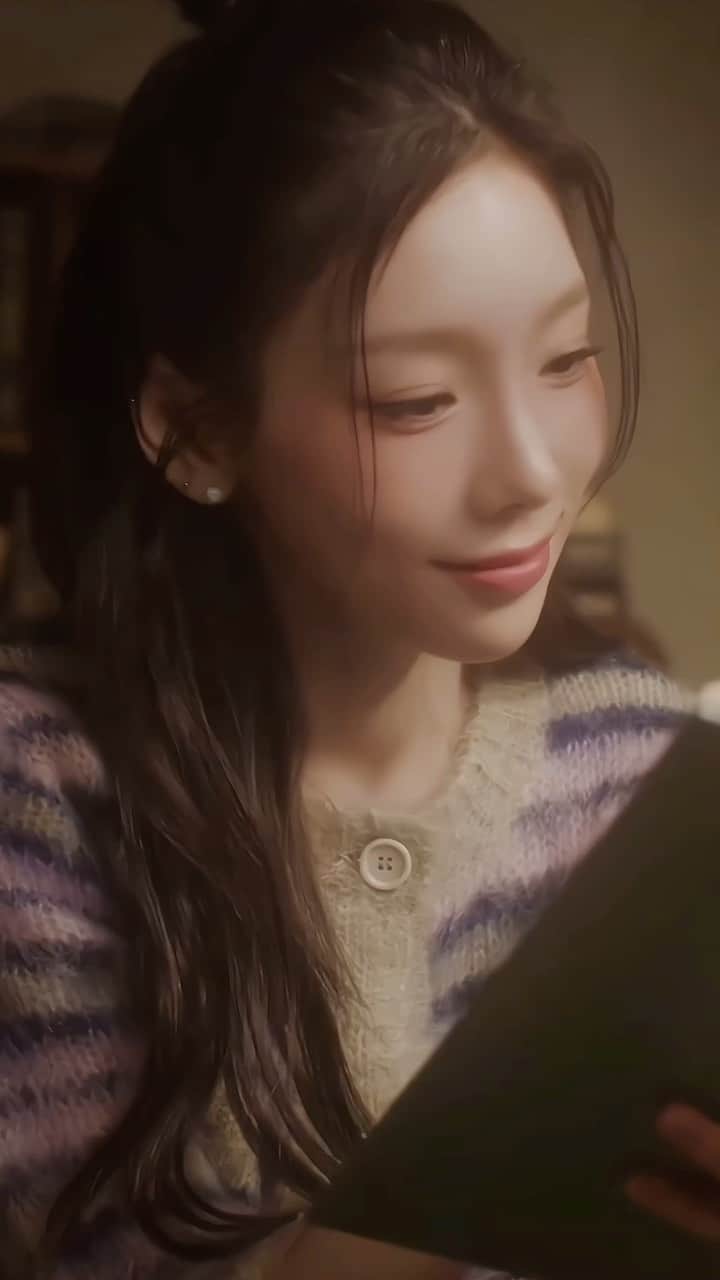 のインスタグラム：「everyone’s dream girl 🪻💜  :creds me if repost ty!  @taeyeon_ss  #태연 #TAEYEON」