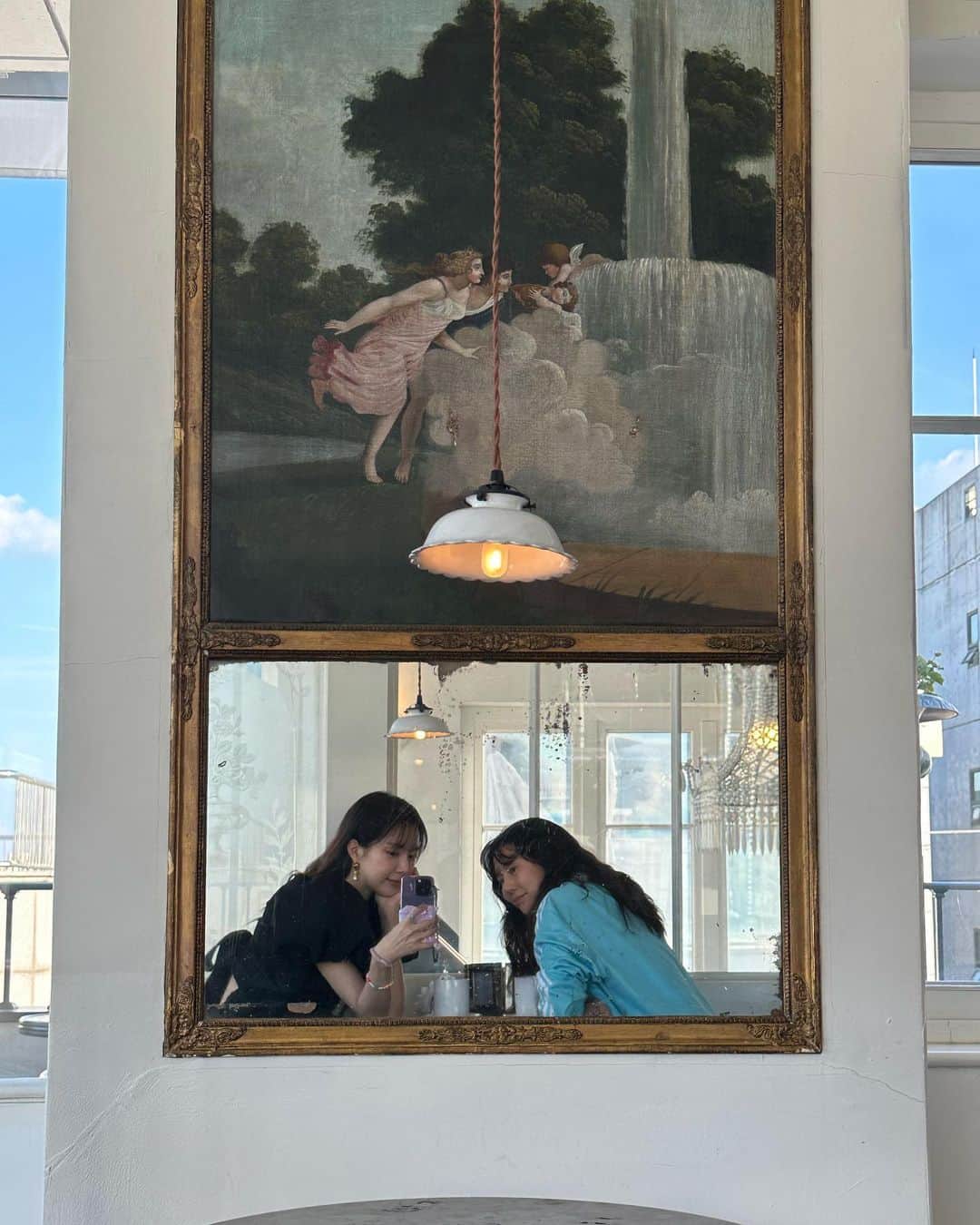 ソン・ナウンのインスタグラム：「☕️🥨🥐☕️」