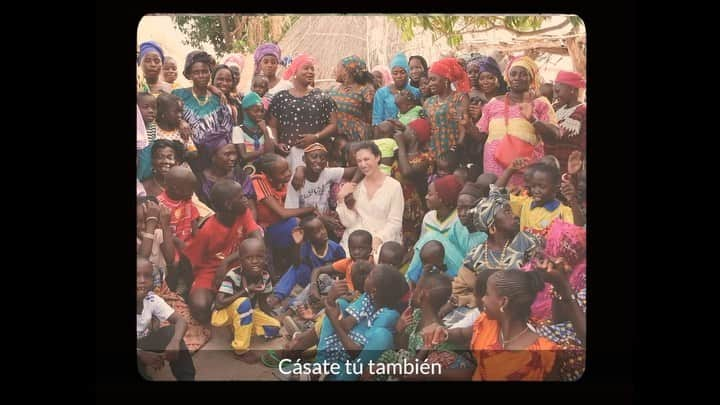 Úrsula Corberóのインスタグラム：「Gracias @savethechildren_es por darme la oportunidad de conocer en persona vuestros programas contra el matrimonio infantil. Ha sido conmovedor compartir con estas almas mágicas, niñas supervivientes llenas de valor e ilusión. Significa muchísimo para mi lanzar esta campaña #CásateContraElMatrimonioInfantil y evitar que miles de niñas se vean forzadas a casarse. Si juntamos fuerzas entre tod@s podemos conseguir que tengan el futuro que sueñan. Si quieres ayudarnos a hacerlo realidad entra en www.savethechildren.es (link en bio) y súmate a esta bella iniciativa 🫶🏻」