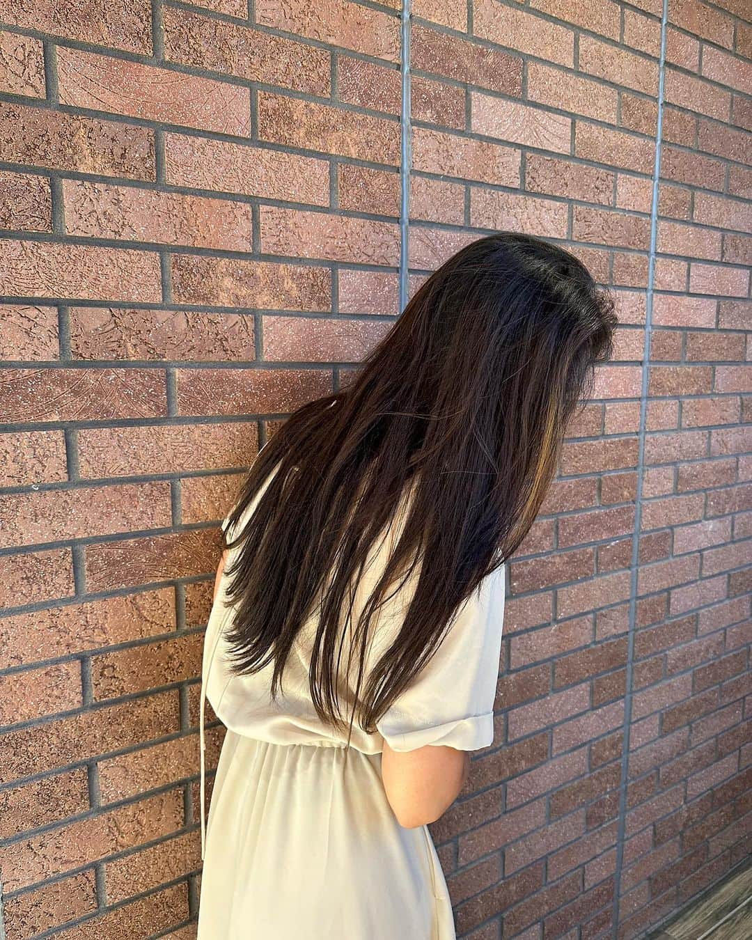 YU-Aさんのインスタグラム写真 - (YU-AInstagram)「髪がいつも知らないうちに 伸びています🙋🏿‍♀️  いつもあっという間に ロングです😂  この日は @akkydirty  にトリートメントのみしてもらってサラサラ〜✨  しばらく髪の毛難民で ショートにしたかったはず なのにいつの間にか こんなにロングに💦  どーしましょ〜  #YUA #hair #treatment #MINX」9月21日 21時34分 - yua_official
