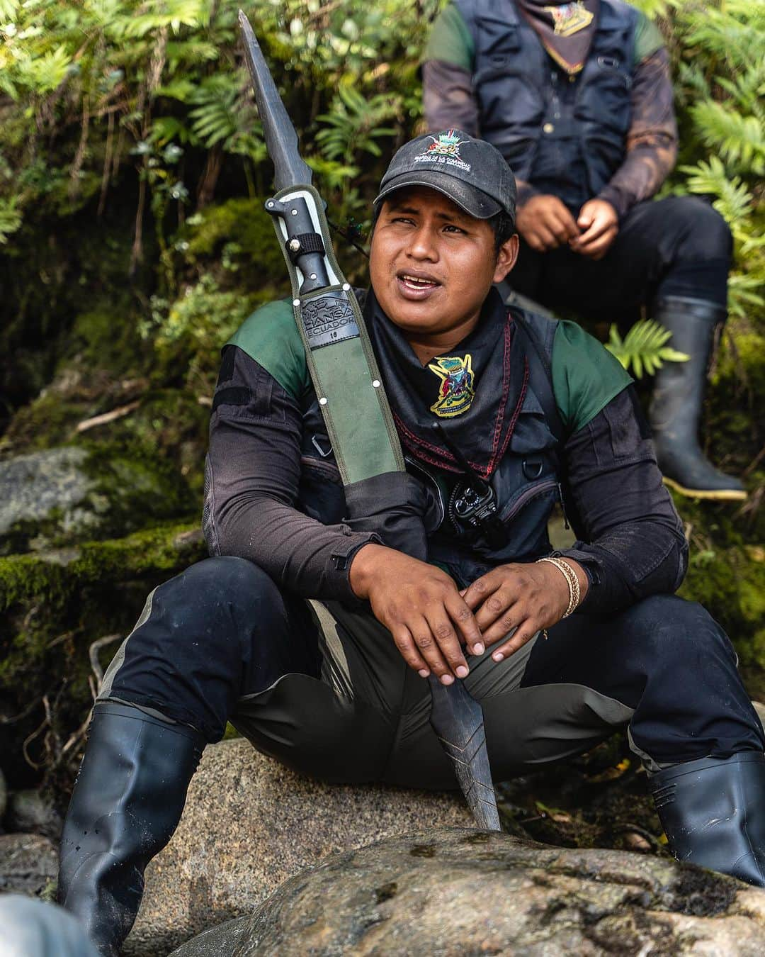 アレックス・オノルドさんのインスタグラム写真 - (アレックス・オノルドInstagram)「Just released! The new short film “Our Children’s River” on the Indigenous defenders of Sinangoe is now available to watch on Bloomberg today.  Ever wondered how Indigenous guards protect our world’s largest rainforest and our climate? “Our Children’s River” takes us on a patrol with the guard of the Sinangoe community in Ecuador to see and hear first-hand what it takes to fight against Amazon destruction amid intensifying extractive threats and the climate crisis.   Watch & share this documentary. As world leaders convene during #NYClimateWeek, Indigenous voices & solutions need to be at the forefront!   https://www.bloomberg.com/news/articles/2023-09-21/solar-powered-surveillance-technologies-help-protect-the-amazon . . . Presented by the @honnoldfoundation, in partnership with @alianzaceibo and @amazonfrontlines Starring: @nixon_ande_narvaez_ and La Guardia of Sinangoe Directed by @Domgill1980 & @encompassfilms Cinematography: @domgill1980 & @spinzonsilva Produced by @peterrwalle & @ktrujill EP: @emilyaruna & @nadiagill  #ClimateAction #AmplifyIndigenousVoices」9月21日 21時44分 - alexhonnold