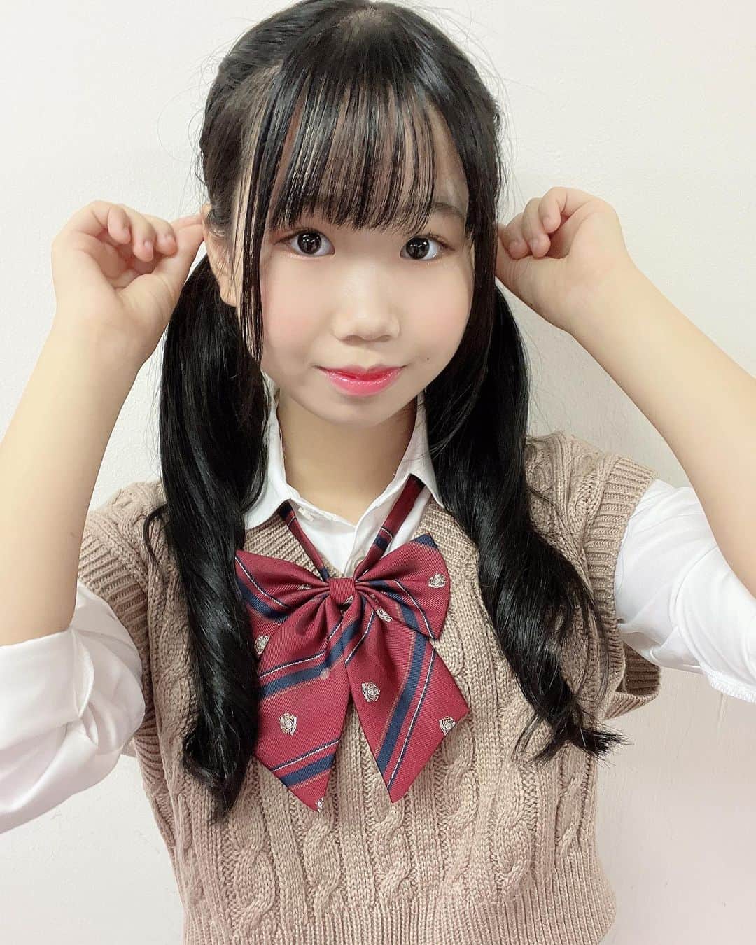 のインスタグラム：「🤎🤍 .  .  .  .  .  .  . #アイドル#おーえすけー#松永あいか#中学生#可愛い#大須#09#14歳#いいねしてほしい#中2#拡散希望#jc#推して#黄緑色担当#大須商店街」
