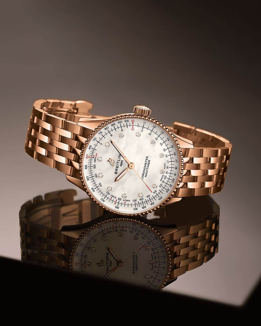 ブライトリングのインスタグラム：「Precious, responsible, and sustainable. The new Navitimer 36 is a timepiece of beauty and integrity, with better gold, traceable from artisanal mines, and better diamonds, lab-grown by accredited producers. 💎♻️     #breitling #forthejourney #navitimer #luxury #swissmade #watches #womenswatch #goldwatch」