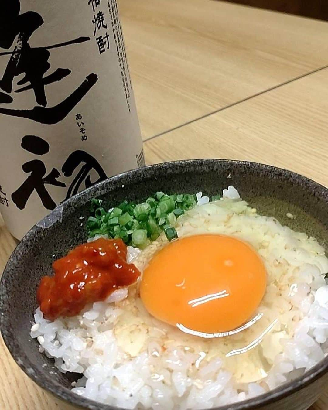 上原浩治さんのインスタグラム写真 - (上原浩治Instagram)「ここの卵かけご飯は最高っすよ‼️😋  鶏料理も美味しい🐓  もっと家から近かったらなぁ😅  #新橋　#興　#美味い　#鶏　#鳥　#🐓　#卵かけご飯　#酒　#🍻  @koji19ueharaのフォローをお願いします  #上原浩治の雑談魂の登録を   http://www.koji-uehara.netにコメントを」9月21日 21時45分 - koji19uehara