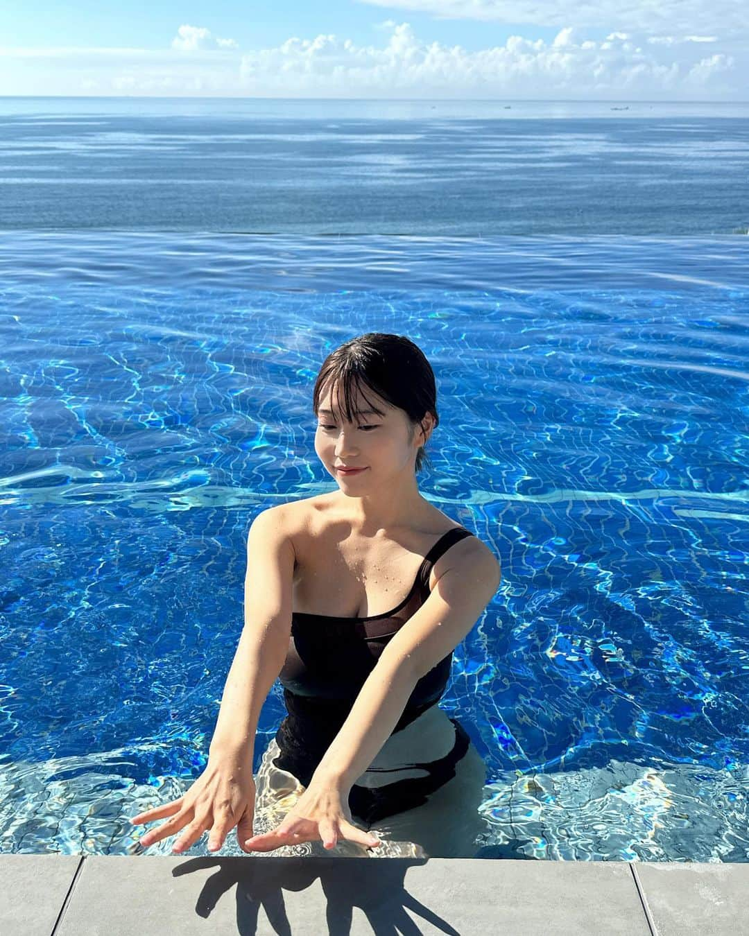 伊織いおさんのインスタグラム写真 - (伊織いおInstagram)「夏のおもひで . . . . #グラドル #大磯プリンスホテル #インフィニティプール #水着 #ワンショルダー  #좋아#셀#팔로우#오오티디#instagood#instadaily#me#攝影#旅遊攝影」9月21日 22時02分 - iocos69