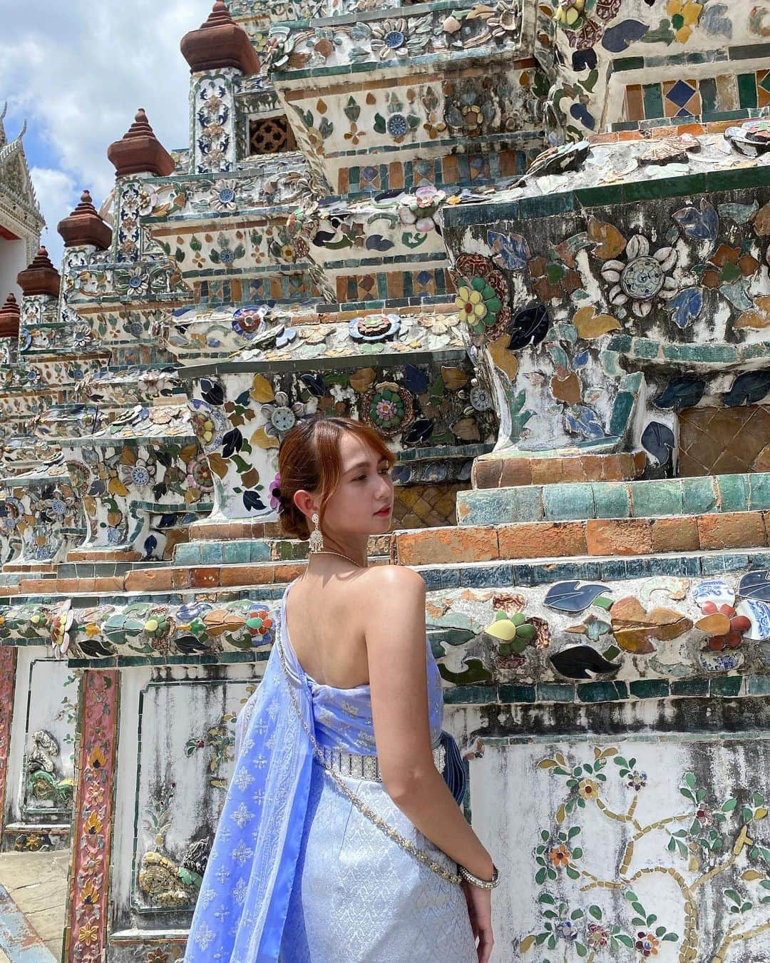 ステファニー・プリシラ・インダルト・プトゥリのインスタグラム：「สวัสดีค่ะ 🙏🏻✨  #sutepiii #thailandtravel #watarun #タイ旅行 #ワットアルン」