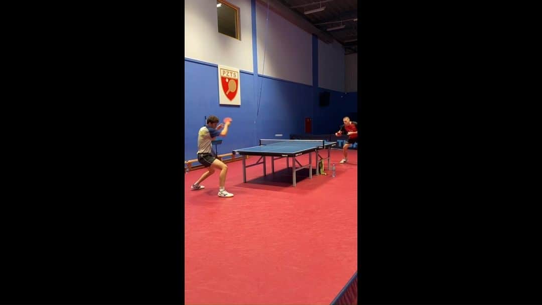 ヤクブ・ディヤスのインスタグラム：「Trening z moim klubowym kolegą Patrykiem Lewandowskim to zawsze czysta przyjemność 💪👊  @donictabletennis @ks_dekorglass  @polski_ts   #donicfamily #createsuccess #tenisstołowy #tabletennis #training #gdansk #sport  #dekorglass #dekorglassdzialdowo」