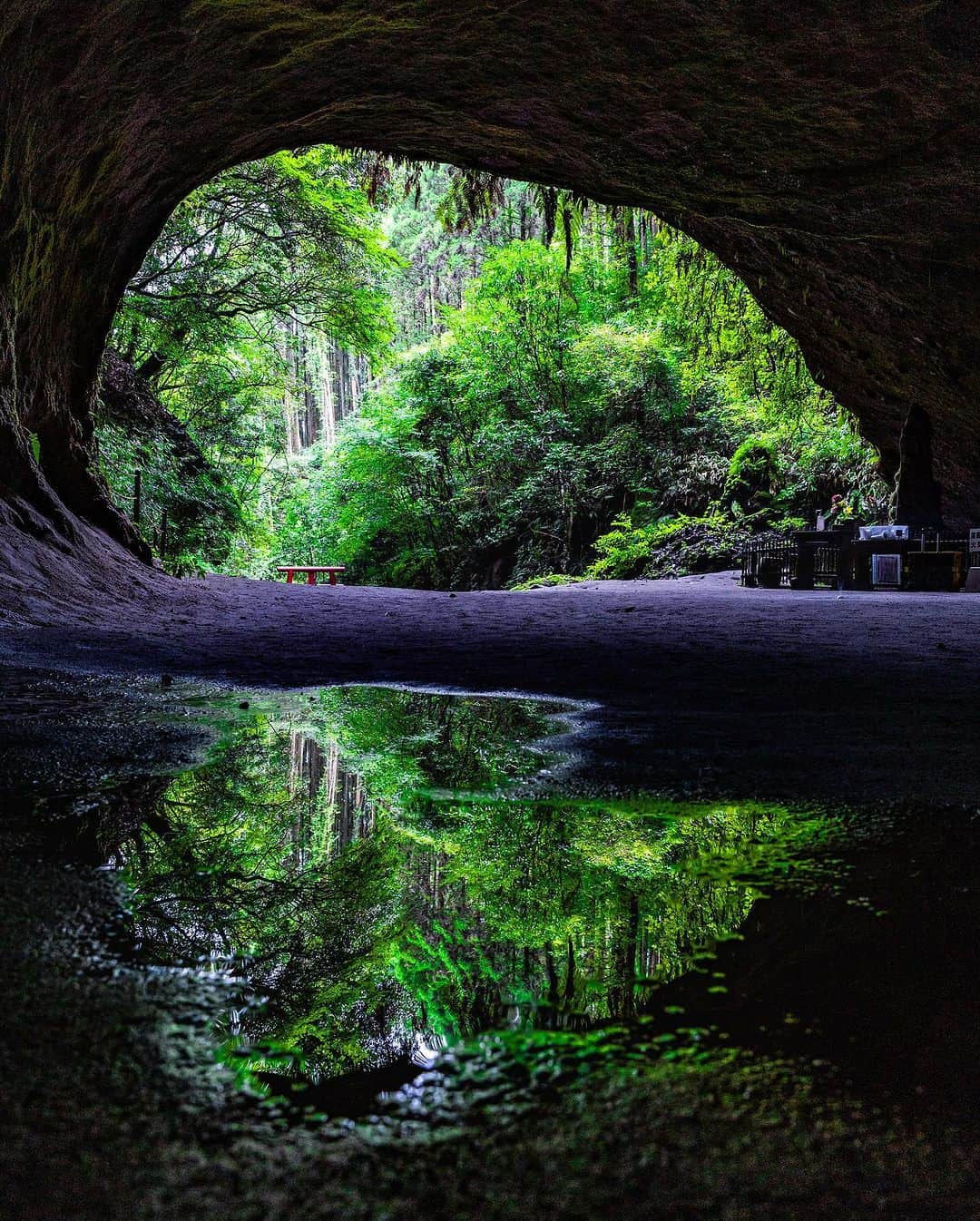 All Nippon Airwaysさんのインスタグラム写真 - (All Nippon AirwaysInstagram)「Explore your power in #Mizonokuchi cave. Hint: a sacred surprise awaits at the end of your adventure. ⛩️  📷: Thank you @rintarou6532 for the fantastic photo!」9月21日 22時30分 - allnipponairways