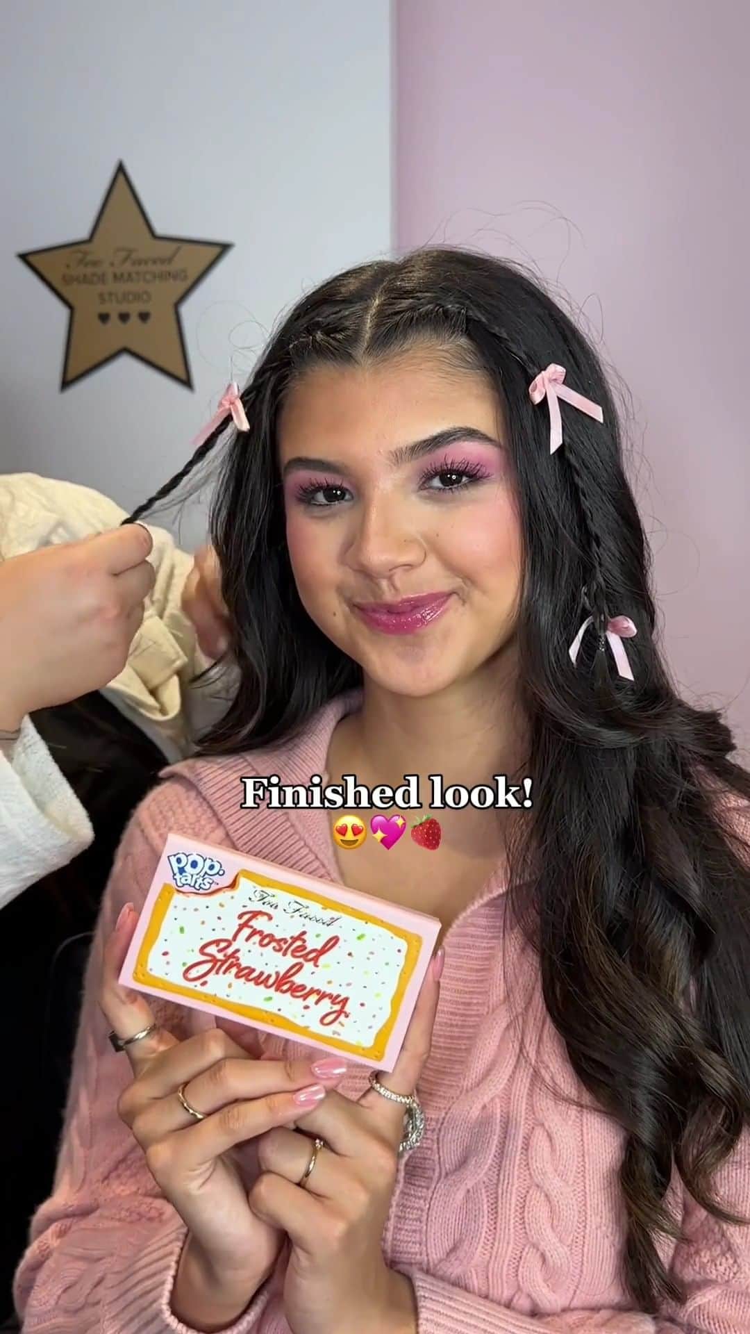 Too Facedのインスタグラム：「Obsessed with this adorable pink eyeshadow look on @saraecheagaray using our Frosted Strawberry @poptartsus Mini Eye Shadow Palette! 🍓💖 #toofaced #toofacedxpoptarts #tfcrueltyfree」