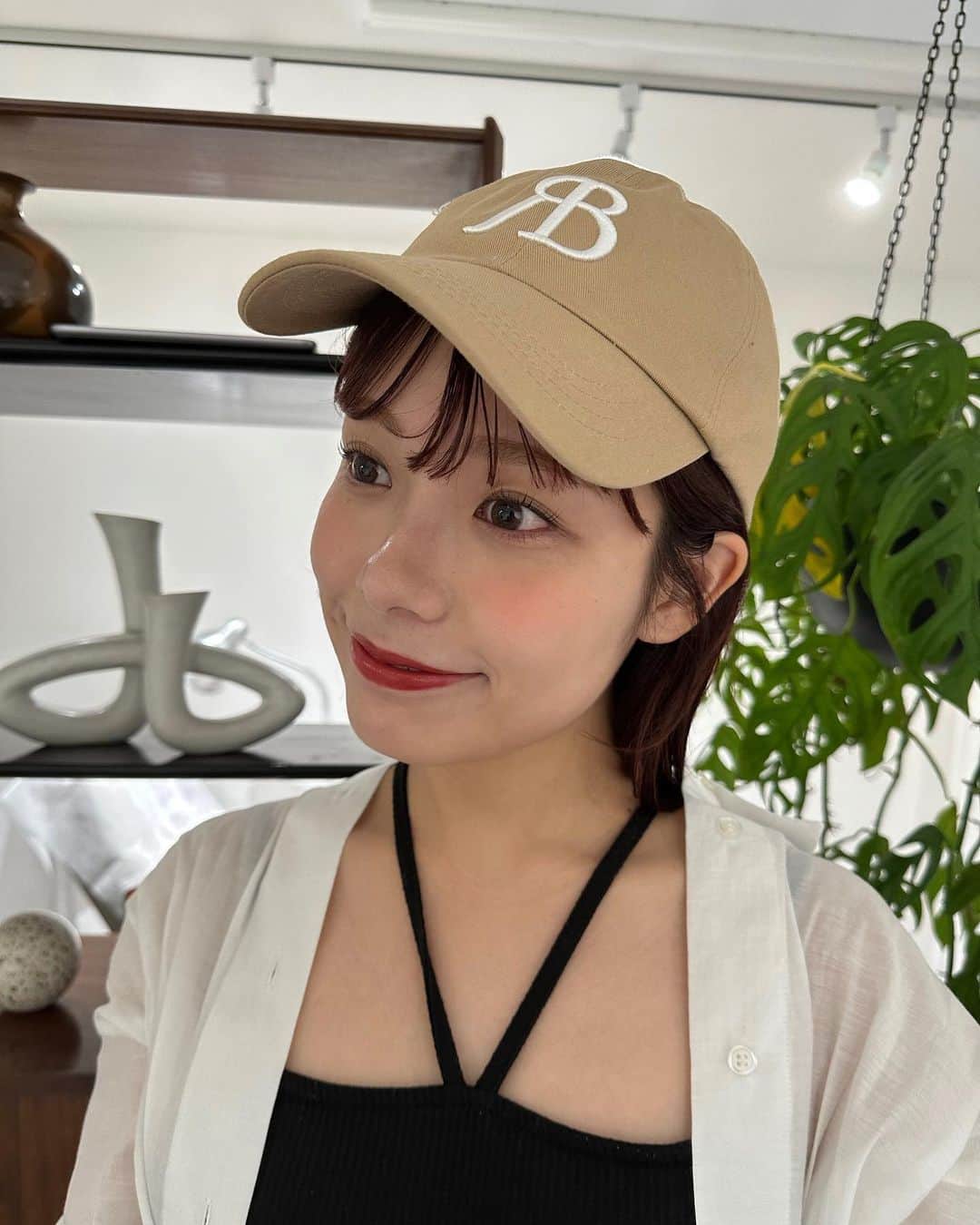 前田希のインスタグラム：「パリジェンヌ🐈♡ 安定の @megumi_otk さん、、😻 いつも上手すぎてモチが良すぎる🥹🫶 ありがとうございました☺︎」