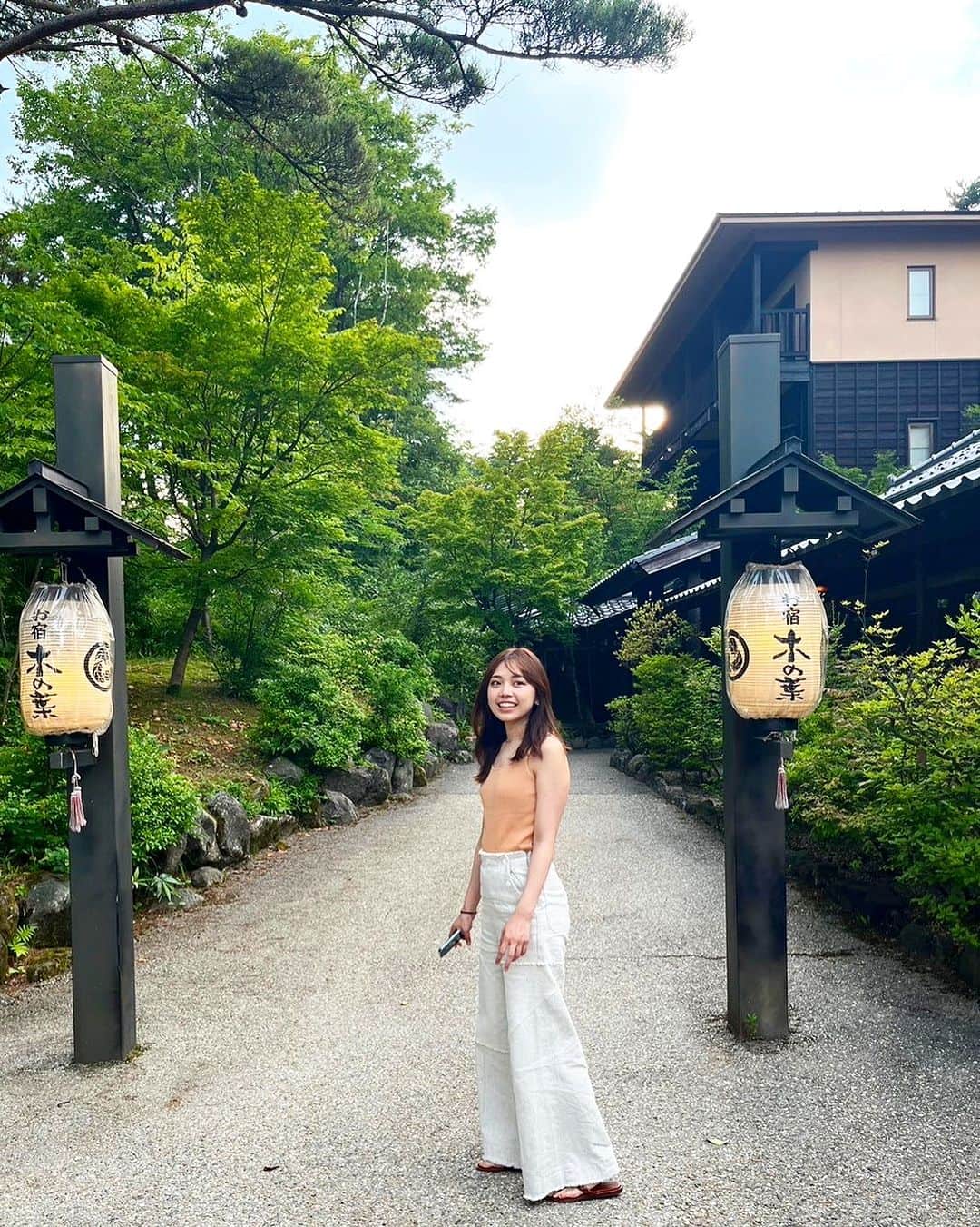 のインスタグラム：「そろそろ夏服も着納めになってくるね〜。まあ私の夏休みは来月なんだけどね😉」