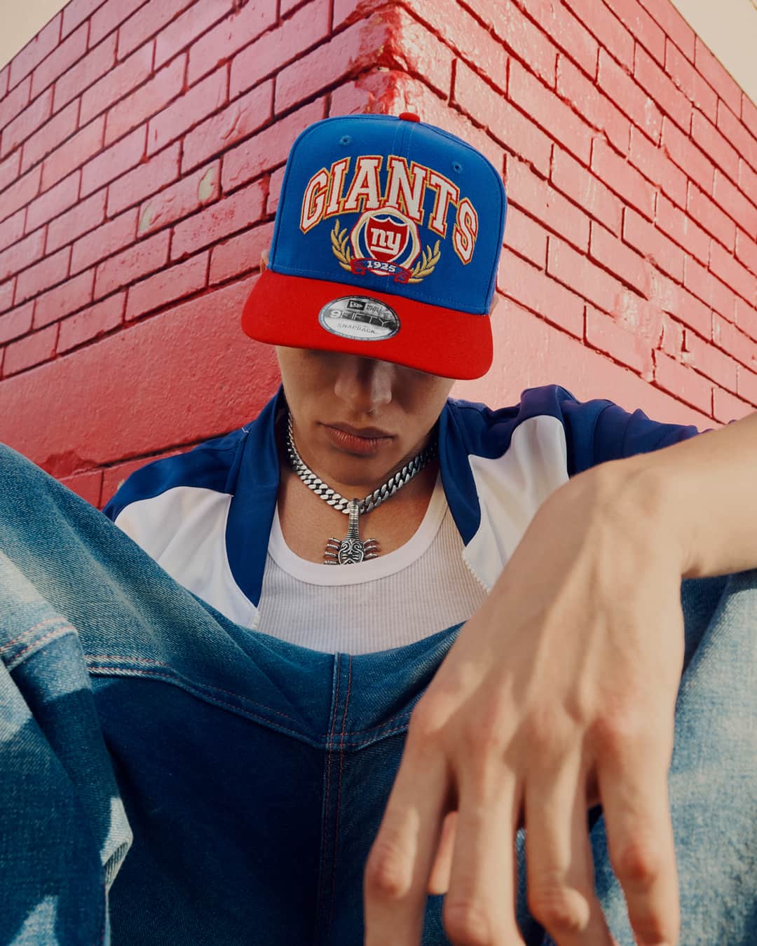 ニューエラ・キャップのインスタグラム：「Bold wordmarks and a team crest take your style to the next level. Make a statement in NFL Team Establish, out now in 9FIFTY Snapbacks.」