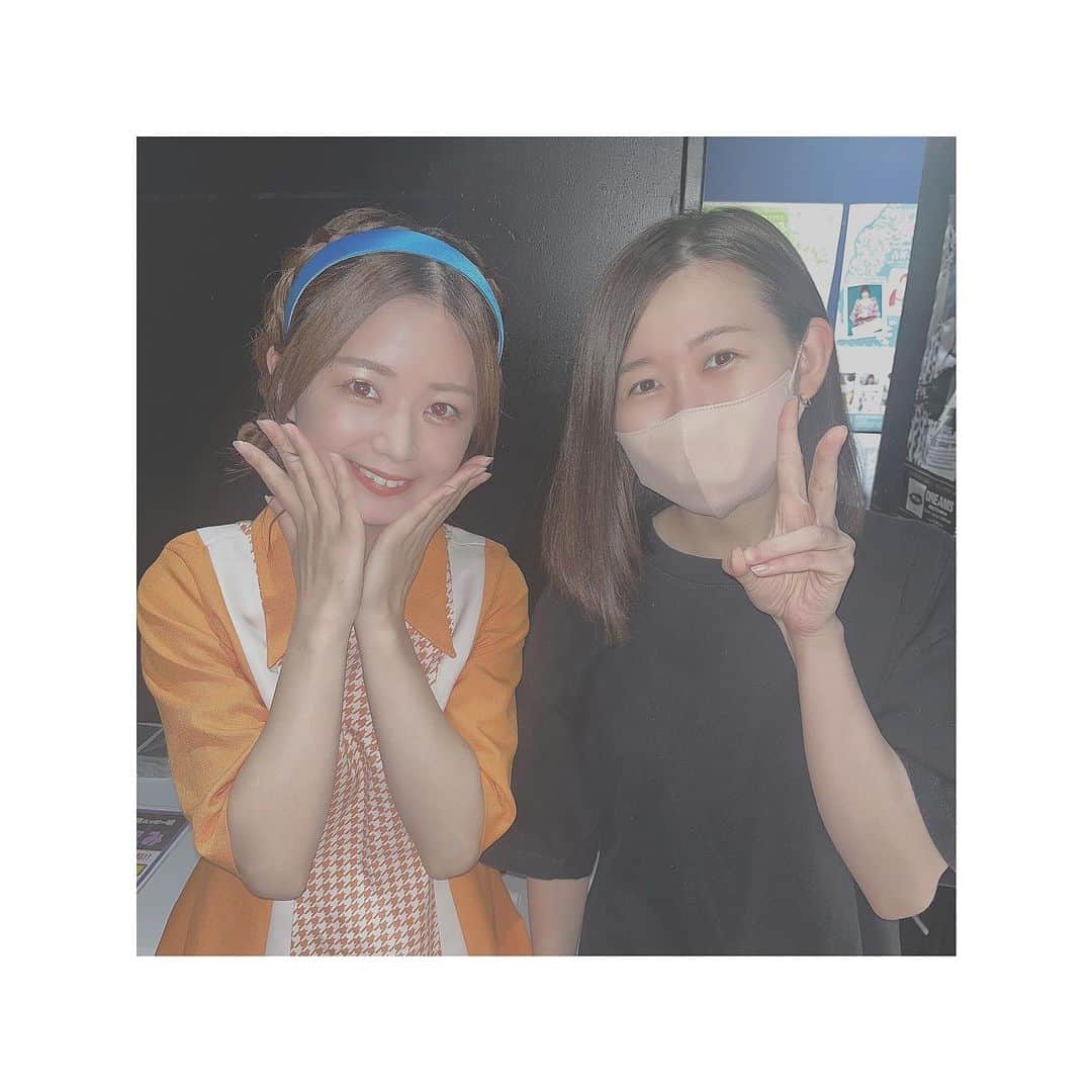 小泉里紗のインスタグラム：「遅くなったけど吉祥寺SHUFFLEとHADOラストの日 多い時は月に10回(！)ライブした時もあったしコロナ禍でライブハウスが大変な時にも凄くお世話になりました。 同い年のいもこちゃん🫶推しって言ってくれて嬉しかったです!スタッフさん全員好き🫶  HADOもめちゃくちゃハマったなぁ🤔スタッフさんとか選手の方と沢山知り合えて嬉しかった✨アイドルウォーズ優勝したのは良い思い出です！九州に行ってもたまにやりたい(笑)  今が過去最高に忙しくて心配かけてしまったりするんですけど、あと1週間ちょい駆け抜けたいので(終わったら休むから笑)いっぱい応援してください🙌」