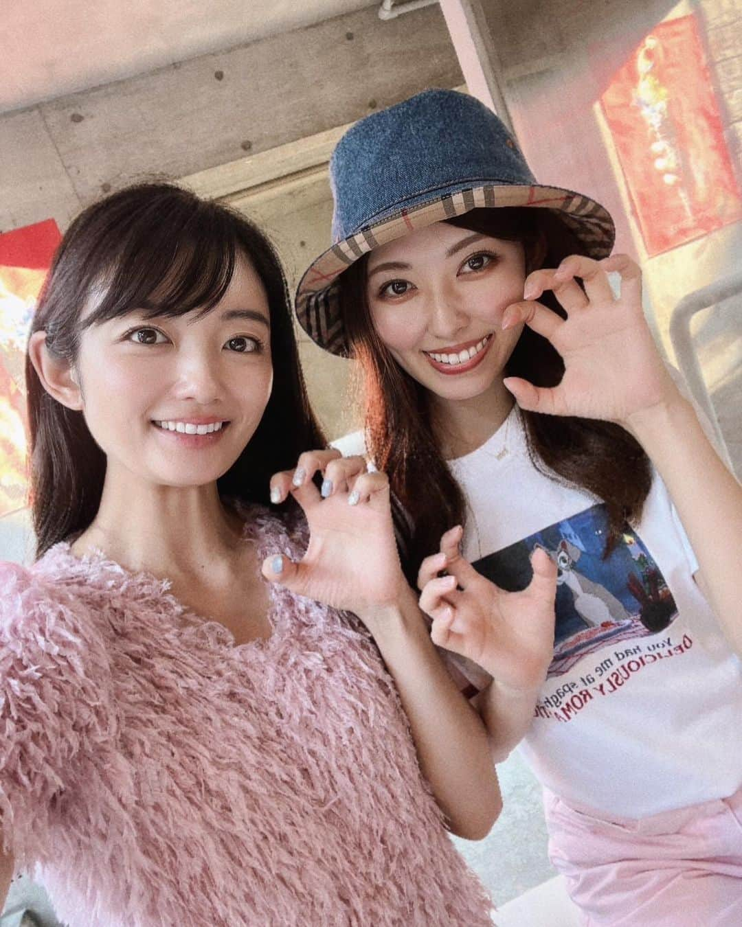 橘ゆりかさんのインスタグラム写真 - (橘ゆりかInstagram)「⁡ このまえアイドリング!!!メンバーと サマーライオンのリハーサルした後に 差し入れでいただいたI'm donut?もぐもぐして すぅちゃんとお茶してきたよ🫖ライオンポーズ🦁 ⁡ このアイス屋さんNewJeansが来たお店なんだって👖 推し活にテンションあがってるすぅちゃんかわいかったぁ🤣💕アイスは売り切れやったけど🥹 ⁡ ⁡ いよいよ今週末！9月23日 土曜日 味の素スタジアム FC東京vsサガン鳥栖の試合で行われる 『東京ドロンパ BIRTHDAY PARTY supported by めちゃコミック』  アイドロング!!!ステージ見にきてくださいね🌈 サマーライオン歌っちゃいます🎤✨ ⁡ 詳しくはFC東京のホームページをご覧ください🔍 ⁡  ⁡ #アイドリング #アイドロング #idoling #idol #森田涼花 ちゃん #橘ゆりか #アイドル #カフェ#newjeans #johnsicecream #imdonut #Burberry #gu #zara」9月21日 23時37分 - yuricalcal