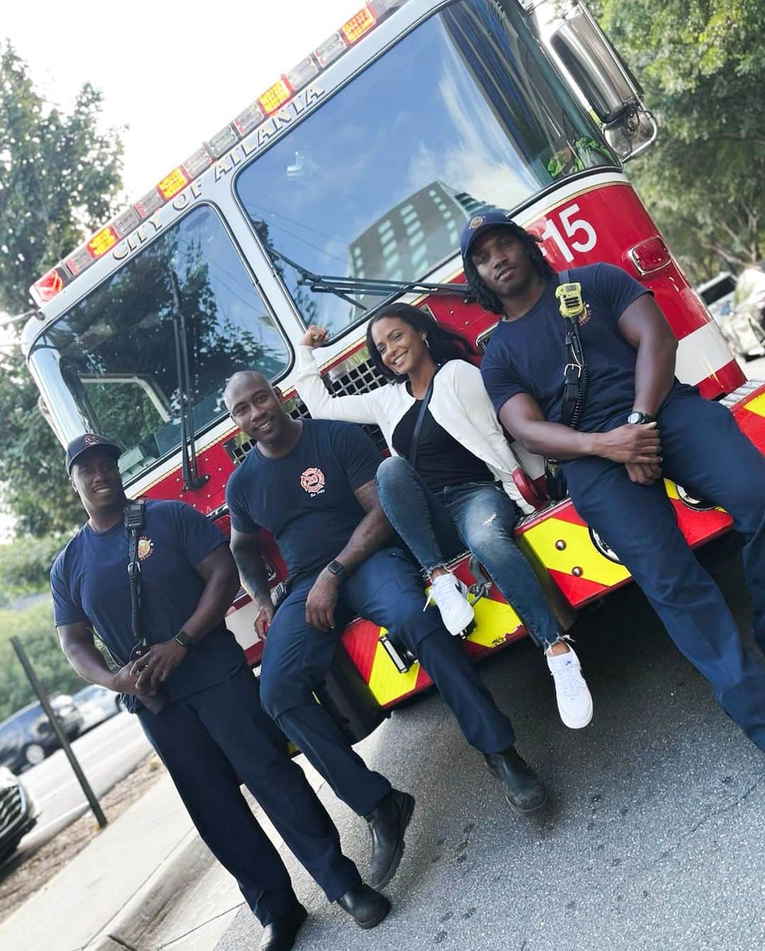 のインスタグラム：「It’s all love in Hot’lanta 🚒🧯❤️‍🔥   #midtownmusicfest #atlanta」