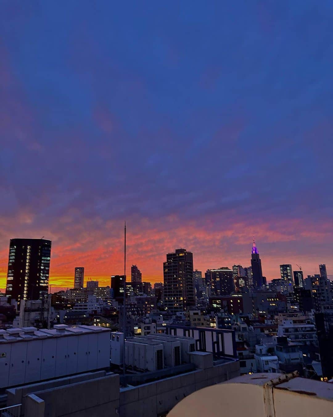 相羽瑠奈のインスタグラム：「🌃🌅」
