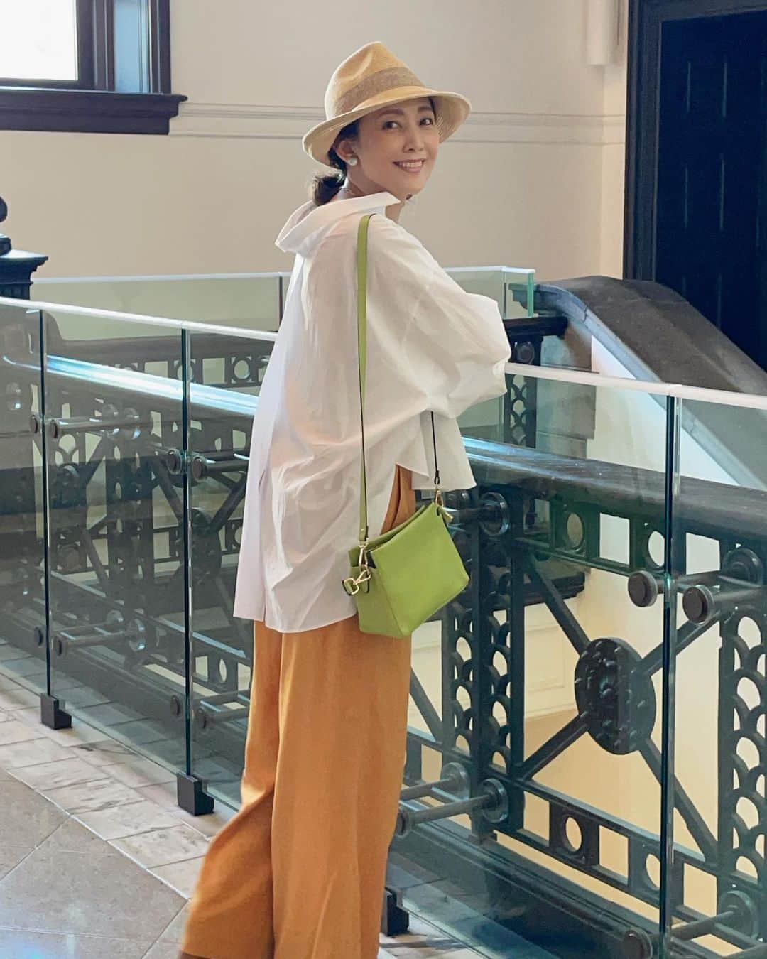 田中美里のインスタグラム：「お知らせ遅くなりましたが、 9月18日（月）は北國新聞でのエッセイ「ゲベタのまあるい日々」の掲載日でした。 今回は歩くのが大好きな私がお散歩しながら感じた出来事を書きました。  エッセイは北國新聞DIGITALでも読むことができます。  https://www.hokkoku.co.jp/category/owned/misato-to-minami  よかったら読んでみてくださいね。  #北國新聞 #エッセイ #ゲベタのまあるい日々」
