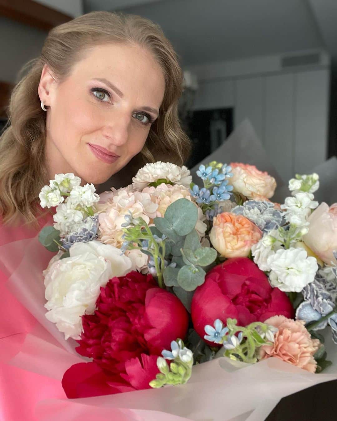 スベトラーナ・ロマシナのインスタグラム：「Birthday girl 🎂 +1」