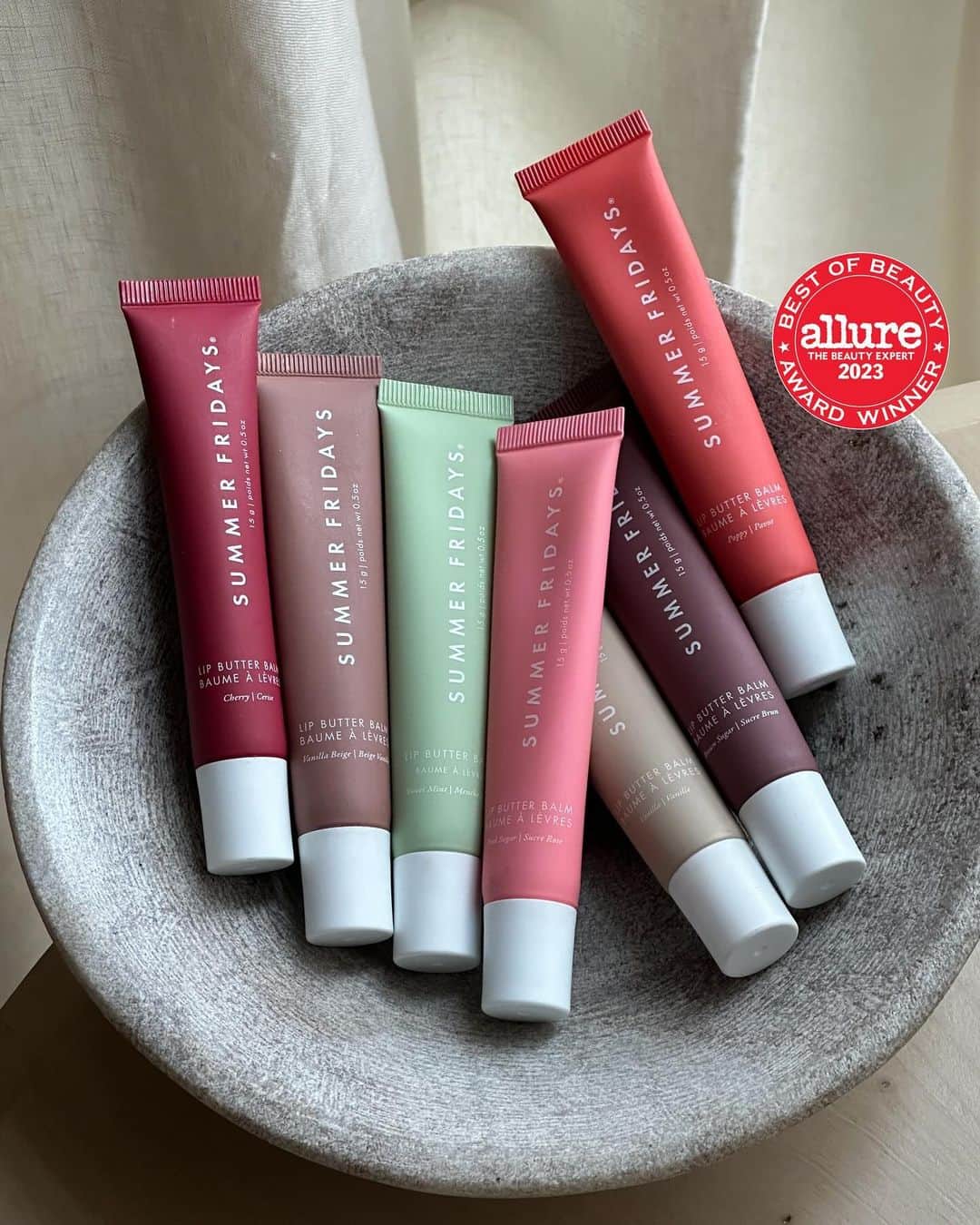 Marianna Hewittのインスタグラム：「Lip Butter Balm has won an @Allure Best of Beauty award for Best Lip Balm 🧈  Thank you to the editors of Allure who test and try every product to pick their favorite, and that this was your winner—we are so proud of this one, and I know you all love it so much.  @summerfridays launched Lip Butter Balm in March of 2020, and as we created more flavors and tints, the love you have for this product has grown. It’s been incredible to see how by trying a lip treatment, it has brought you into the world of Summer Fridays to incorporate our skincare & hybrid skincare-makeup products into your routines.  I can’t wait for you to see what we have in store for you! 🤍」