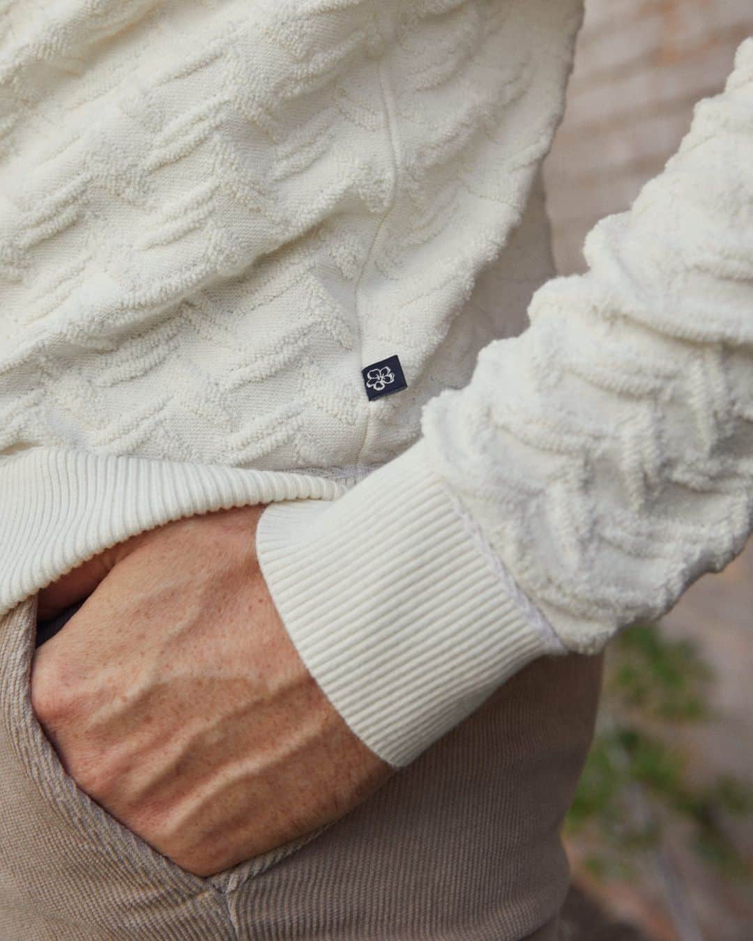 Ted Bakerのインスタグラム：「To-die-for details.  #TedBaker #AGrandGoodTime」