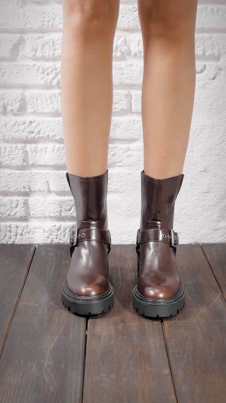 Stradivariusのインスタグラム：「We know what you’ll be wearing this season. Wbu?😜👢#stradilooks #stradivarius」