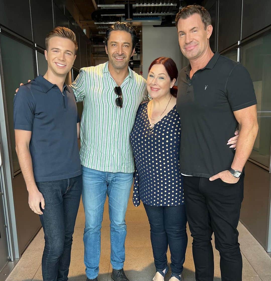 ペジ・ヴァーダトのインスタグラム：「Carnie Wilson!!!!!!!! All new @jljefflewis with @carnie68 @shane.douglas on @radioandysxm channel 102! #jefflewis #chumps」