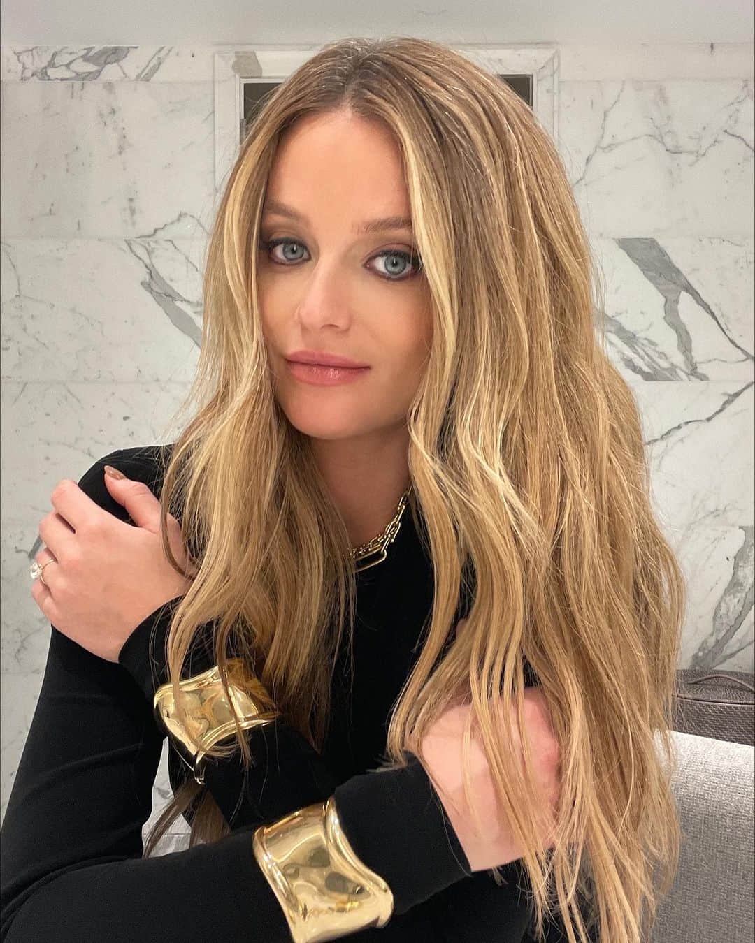 ケイト・ボックのインスタグラム：「Evening Glam 🤌🏼」