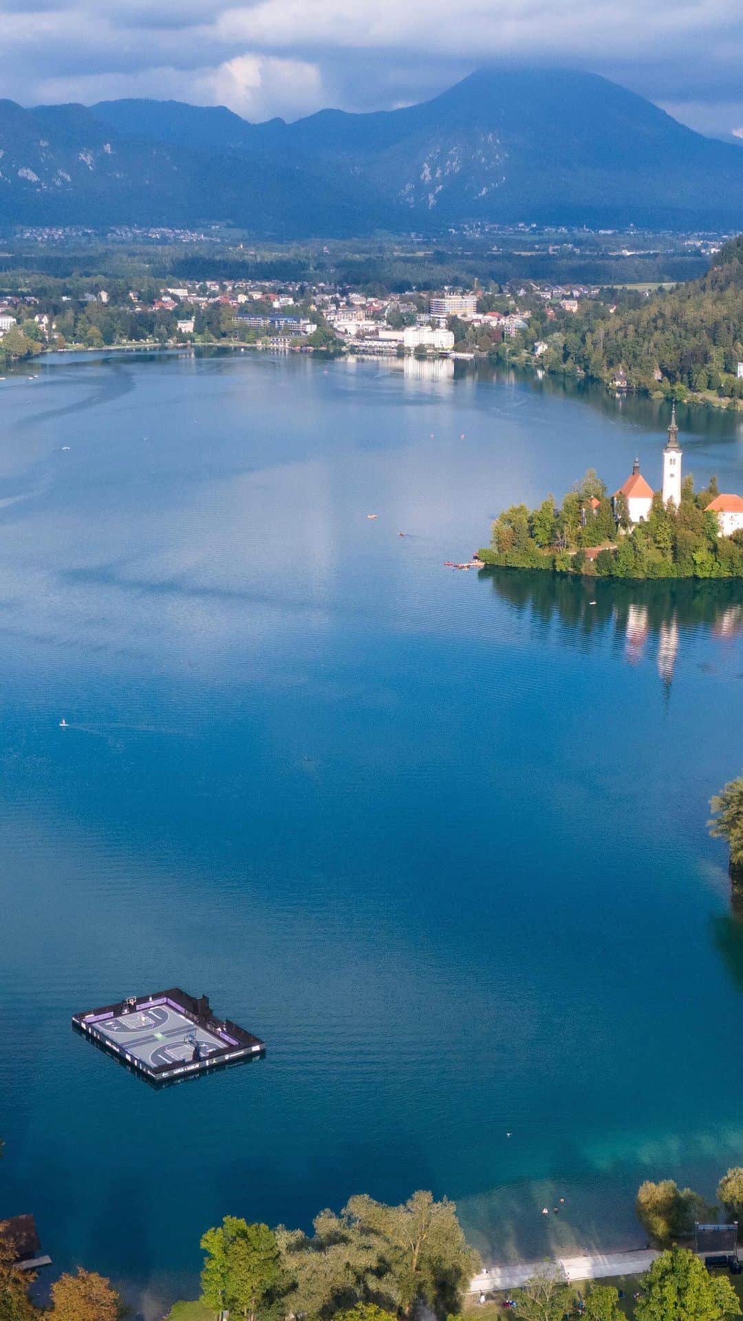 Jordanのインスタグラム：「Have you ever hooped on a lake? Brought those dreams to reality with the Luka 2 'Lake Bled'.」