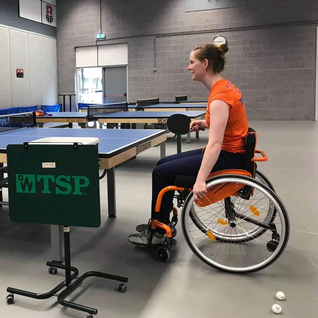 ブリット・エールラントのインスタグラム：「For me, sports connects especially tabletennis. So I am happy that @ping4alzheimer exists and put themselfs in vision! Thanks to them! And lets fight togheter against Alzheimer's! #smashalzheimers」