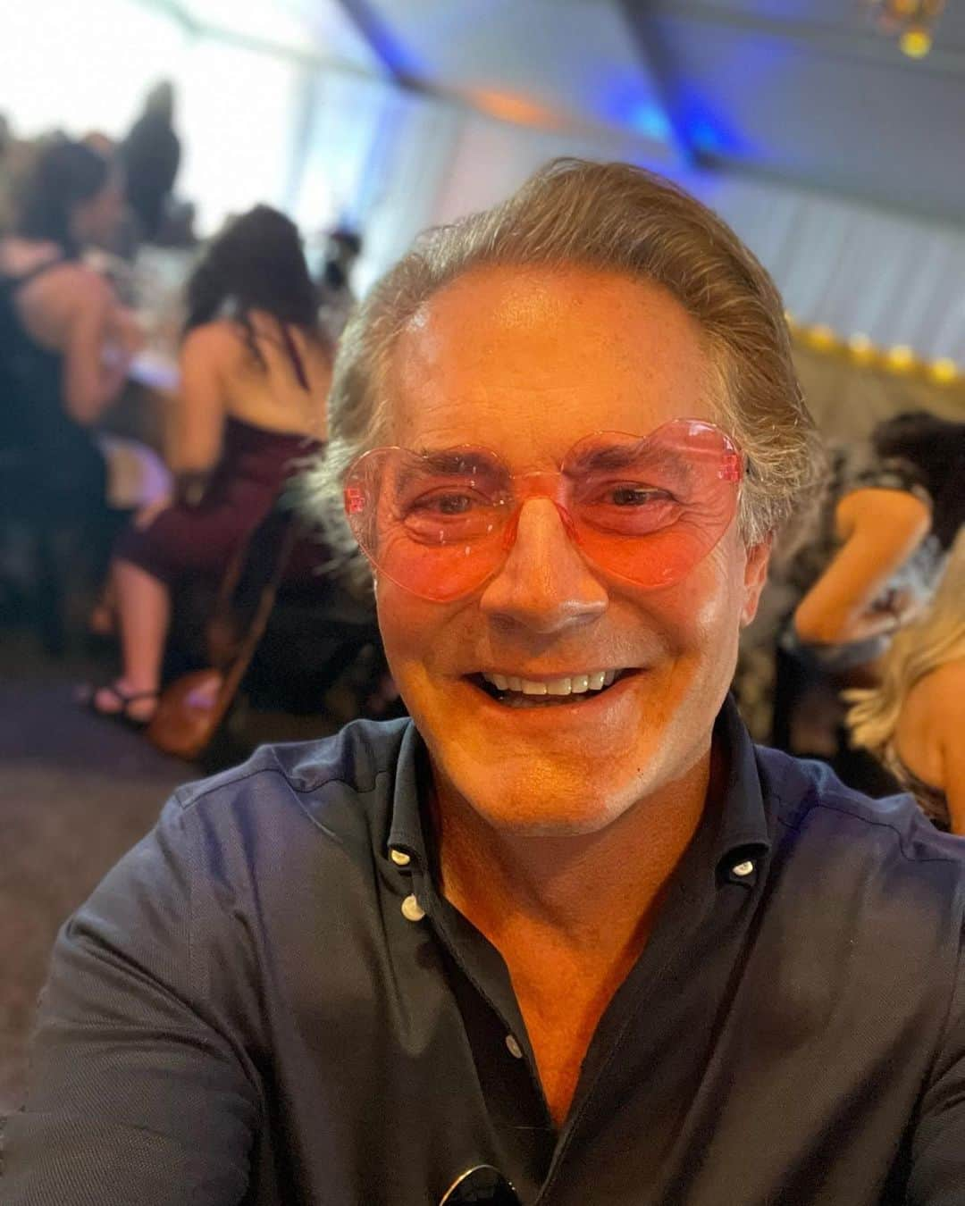 カイル・マクラクランさんのインスタグラム写真 - (カイル・マクラクランInstagram)「Anyone for a “glasses” of Rosé? ❤️❤️」9月22日 2時12分 - kyle_maclachlan