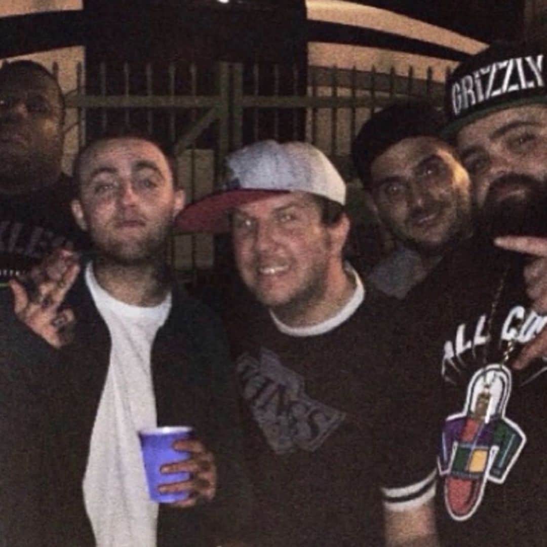 のインスタグラム：「#TBT gone to soon Mac 🙏」