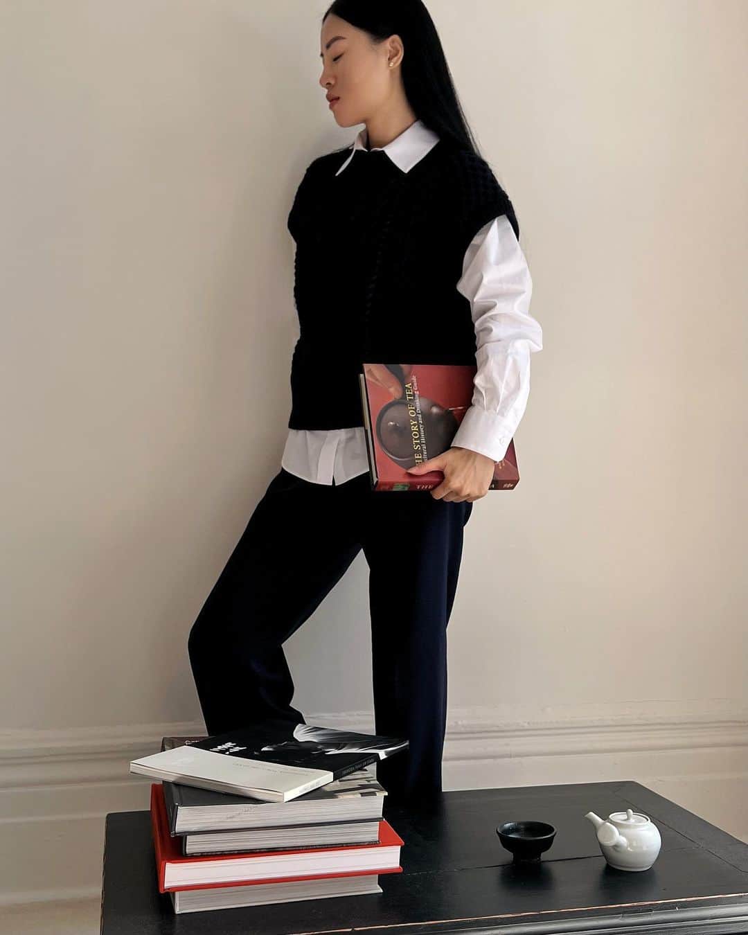 NATALIE LIAOのインスタグラム：「Home with my books is always my oasis. Slowly building my own library of timeless titles that will live forever with me wherever I go. Wearing @lafayette148ny by @emilysmithlaf148 #L148Fall23 #L148LibraryOfWomen」
