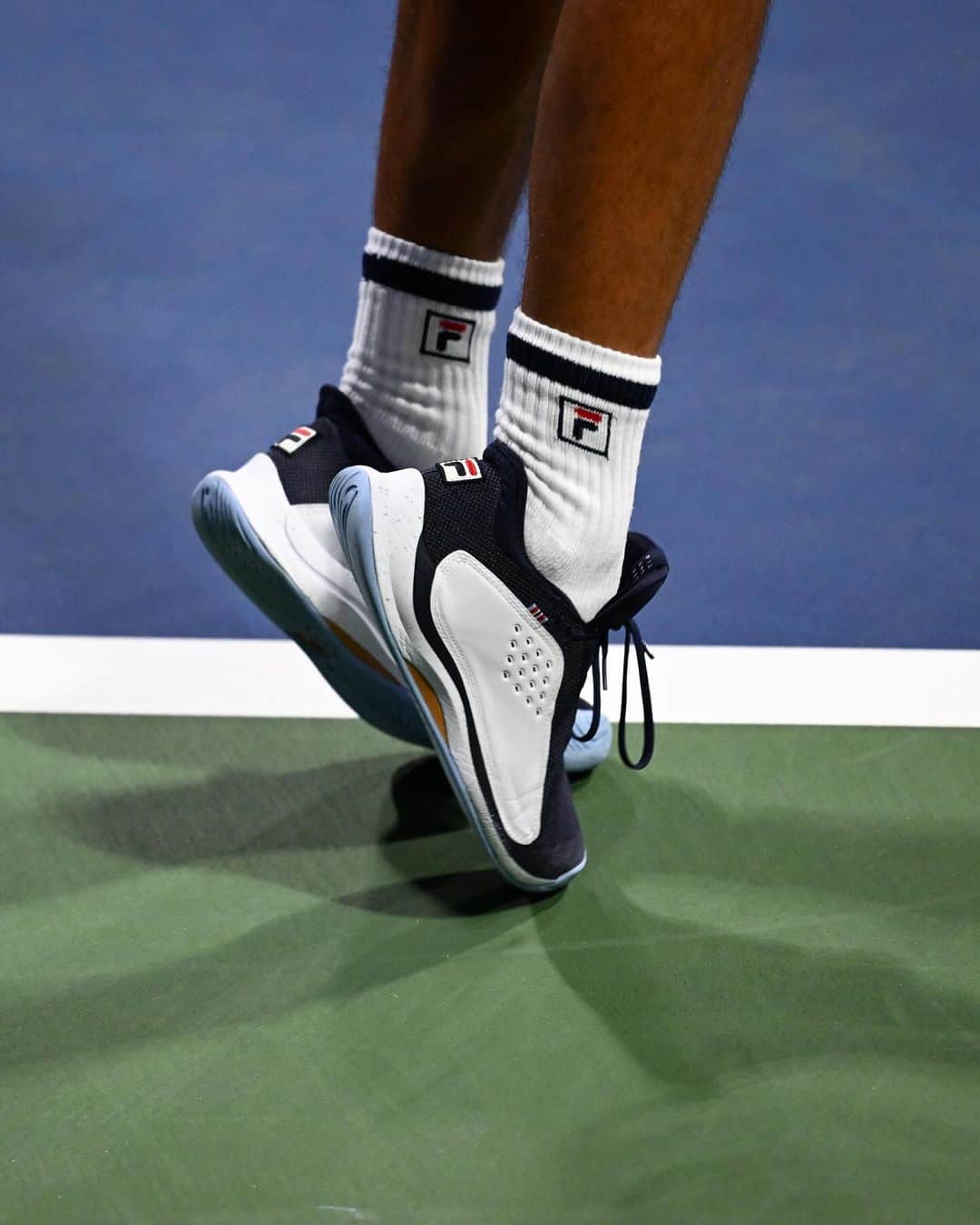 カロリナ・プリスコバのインスタグラム：「Spotlight on Mondo Forza 🔦  Tap to shop FILA’s newest performance tennis shoe   #filatennis」