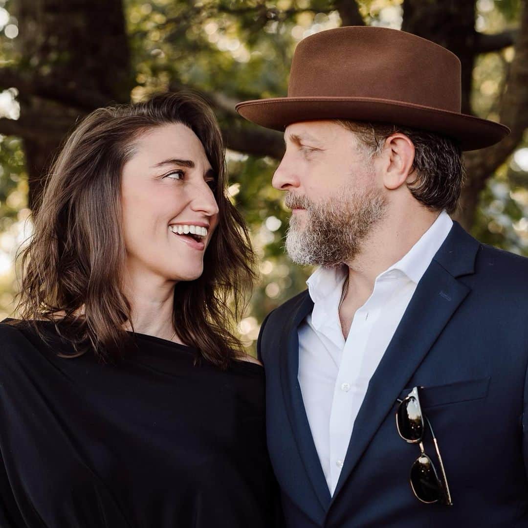 サラ・バレリスのインスタグラム：「8 years.   And I want 100 more… @joetipps you are infinite and you fascinate me. From your very particular feelings about wet sponges or how the silverware gets loaded in a dishwasher, to your playful otter spirit, sense of adventure and the uncanny ability to find music and art in absolutely everything… you are my favorite and most unpredictable person. You make me laugh harder than anyone and I am more myself because you found me. Well, you and Lexapro. But that was kinda because of you too. I am the luckiest to love you and I intend to keep getting better at it. Happy ‘versary babe. PUBLIC DECLARATION OF LOVE MEANS ITS REAL! 😛❤️❤️❤️❤️❤️❤️❤️❤️❤️❤️❤️❤️❤️❤️  📸 @karenobrist」