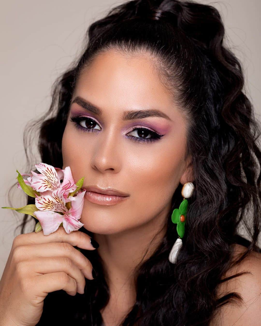 のインスタグラム：「🌸Bienvenida Primavera🌸   Flores, Color y Renovación en Joseph casa Central   🌼 La primavera ha llegado y en Joseph estamos listos para recibir la temporada de flores, color y renovación.   Es el momento perfecto para dar un toque fresco a tu estilo, experimentar nuevos colores y tratamientos que te harán brillar. Unite a nosotros mientras celebramos la belleza de la primavera con las últimas tendencias y experiencias exclusivas.   ¡Es hora de florecer y brillar como nunca! 🌷✨ #BienvenidaPrimaveraJoseph」