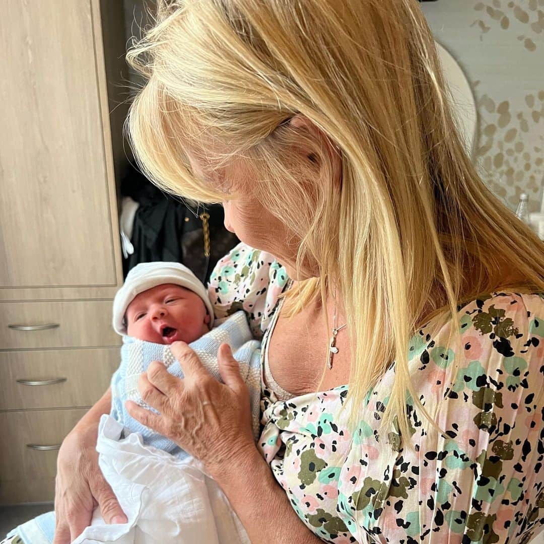 Jessica Wrightさんのインスタグラム写真 - (Jessica WrightInstagram)「Happy birthday to the woman who completes my world in so many ways. I’m so lucky to have a mumma like you. Thank you for just being you mum. So many people love you so much & for so many reasons. Happy birthday to my best friend & mum @carolwright1 Love you beyond ♥️✨」9月22日 4時09分 - jesswright77