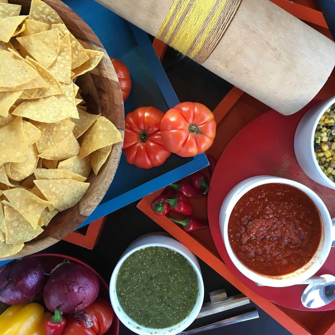 のインスタグラム：「Café Days are coming to the West Terrace! Starting this weekend through Oct 15, join us for food, family-fun and community. Take in the best views of the city overlooking Boathouse Row and Fairmount Park while enjoying local food vendors and craft beverages by @triplebottombrewing.   This month, the PMA will be celebrating Hispanic Heritage Month, with special programming at the museum through October 15 and food trucks on the terrace.  Fridays from 3:00pm-7:00pm Saturdays and Sundays 2:00pm-5:00pm Weather permitting  #HispanicHeritageMonth #philamuseum #cafedays #phillyfood #visitphilly @byconstellation」